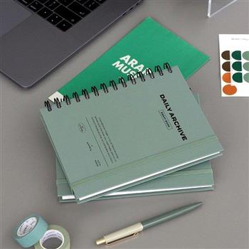ICONIC 線圈每日計畫本 Daily archiving book 04 Sage green
