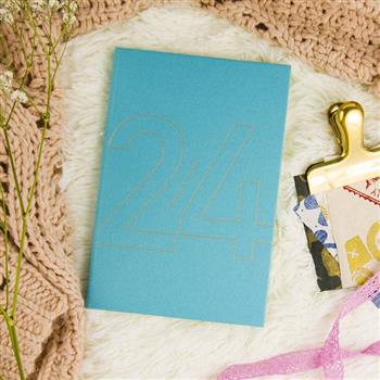 2024年32K彩糖蒔光軟背精裝橫式週誌-涼水藍