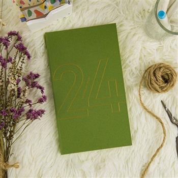 2024年40K彩糖蒔光軟背精裝橫式週誌-春綠地