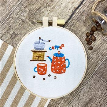 咖啡時光刺繡──手沖慢生活（附超值全材料包套組，含完整教學影片＋原寸繡圖）