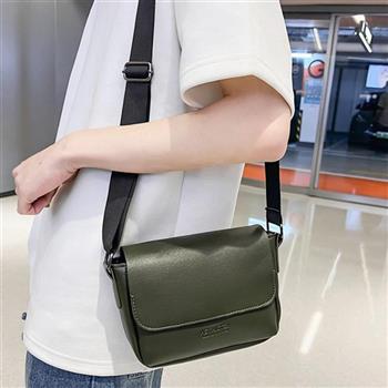 E.City_英倫風復古小眾皮革斜挎包