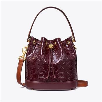 TORY BURCH 漆皮浮雕LOGO素色束口水桶包/兩用包－酒紅