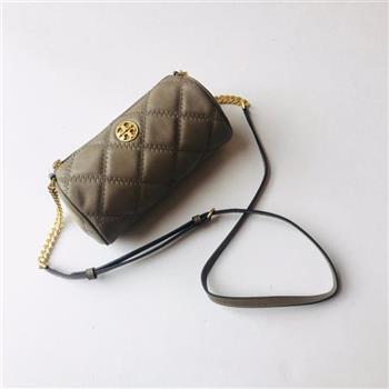 TORY BURCH 高質感小羊皮菱格紋圓筒斜背小包-岩石灰