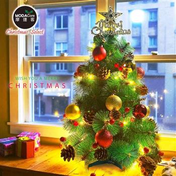 摩達客-2尺綠色高級精品松針聖誕樹・浪漫星願紅金套組+3米鈴鐺松果燈串暖白光-USB控制器