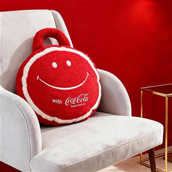 【Coca-Cola 可口可樂】經典笑臉圖樣抱枕毯抱枕＋毛毯二用二合一抱枕毯