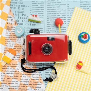 【LFANI樂斐相機】繽紛糖果防水LOMO底片相機-紅色+Vetrokam 歐洲沃克彩色底片