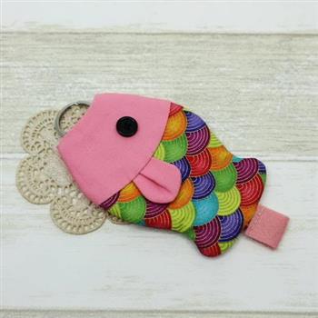 手縫OK!－魚形鑰匙包－粉紅（影片教學拼布材料包）－麟育拼布DIY自學材料包【金石堂、博客來熱銷】