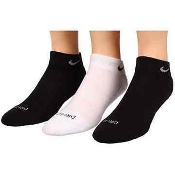 Nike 女舒適DRI－FIT黑白混搭運動短襪3件組【金石堂、博客來熱銷】