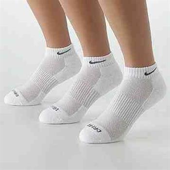 Nike 男舒適DRI－FIT低切白色運動襪3件組【金石堂、博客來熱銷】