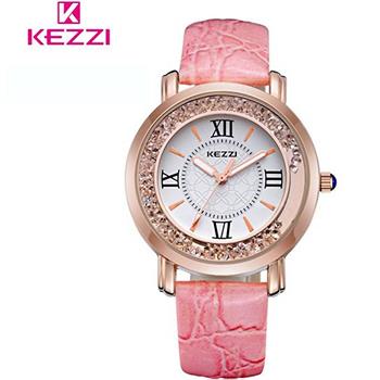 【17mall】珂紫KEZZI羅馬復古創意流沙水鑽皮帶石英手錶－粉紅【金石堂、博客來熱銷】