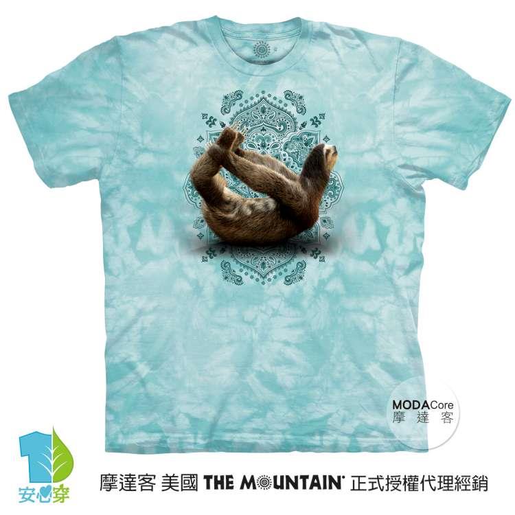 摩達客－預購－美國進口The Mountain 樹懶滑行綠底 純棉環保藝術中性短袖T恤