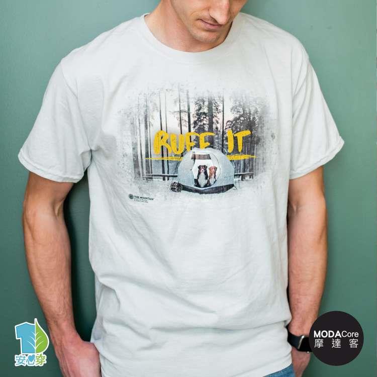 摩達客－預購－大尺碼3XL－美國進口The Mountain 狗狗露營 純棉環保藝術中性短袖T恤