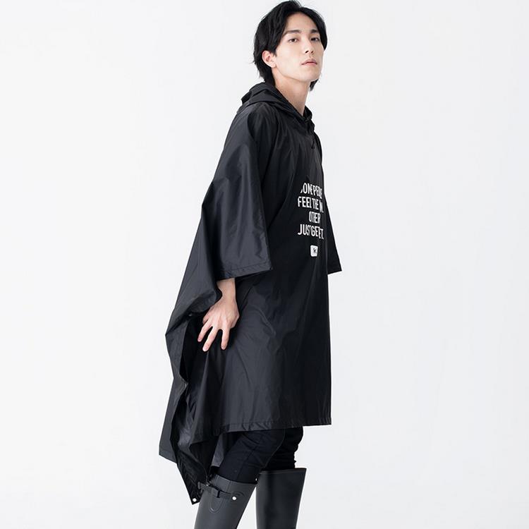 日本KIU 88900 Just get wet!! 黑色 極輕大尺寸 成人斗篷雨衣 騎車露營必備 附收納袋（男女適用）